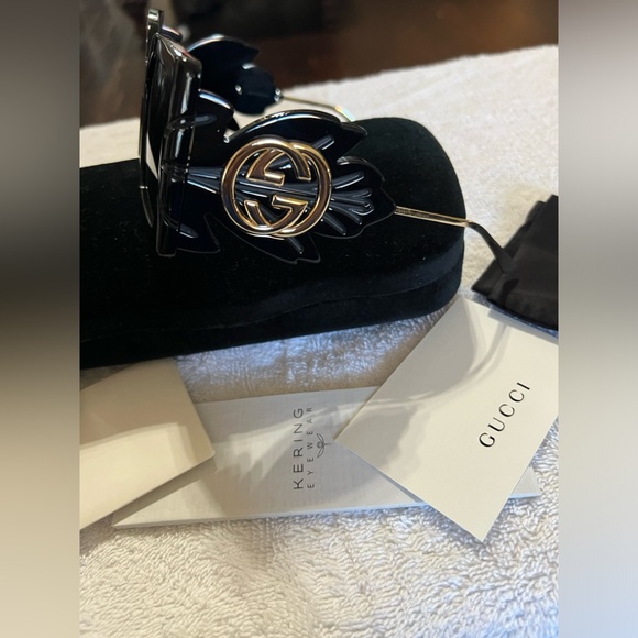 ❌SOLD❌ Gucci GG0535S Black/Grey Butterfly/Square Ladies Sunglasses 001 56x16x135 - Picture 6 of 13